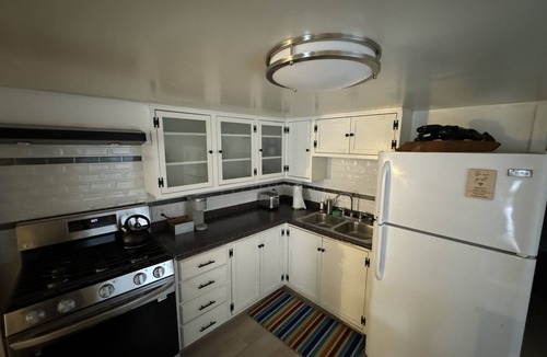 Central Sacramento Apartment | Charming Midtown Studio at Ice Blocks