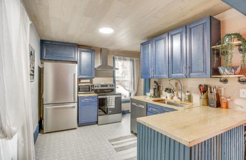 Lind-Bohanon House | Charming Minneapolis Home w/Deck, 5 Mi to Central