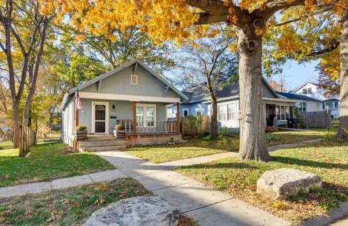 Pleasant Hill House | Charming Missouri Home < 1 Mi to Katy Trail!