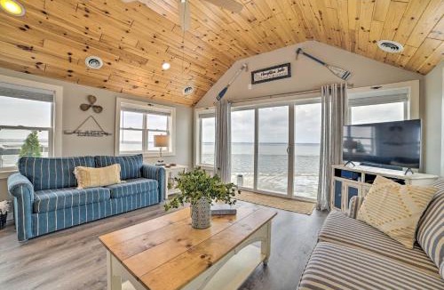 Prudenville House | Charming Modern Cottage on Houghton Lake!