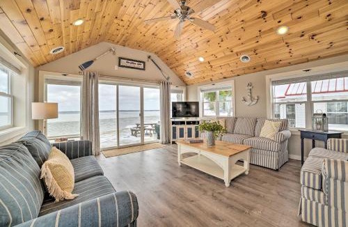 Prudenville House | Charming Modern Cottage on Houghton Lake!