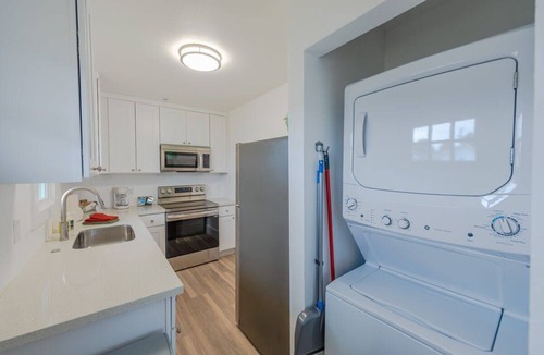 Coos Bay Cottage | Charming Modern Cottage, Downtown @pinpointstays
