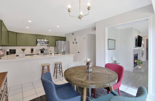 North Central Carrollton House | Charming, modern, cozy N. Dallas, pet friendly home at superb location
