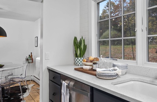 Hollowville House | Charming Modern Farmhouse Near Hudson, NY