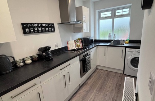 Anlaby Apartment | Charming modern one bedroom apartment complex