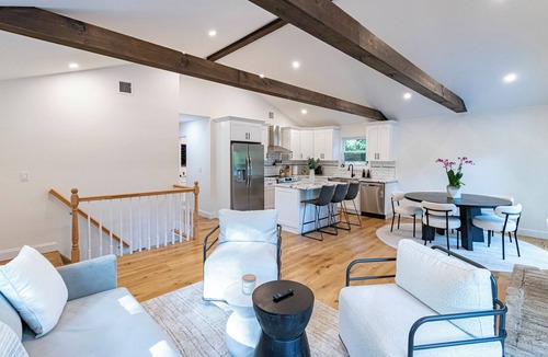 Westhampton House | Charming Modern home in Westhampton