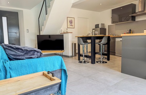 Sours House | Charming modern house 10 min from Chartres