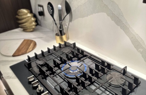 Inglewood-Finn Hill House | Charming Modern Nest in Northwest.