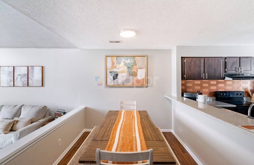 Beverly Woods Apartment | Charming & Modern South Park Gem: Pool ~ Gym ~ Pkg