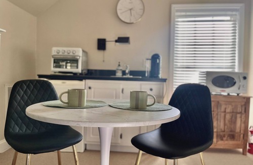 Charleston Apartment | Charming modern studio retreat nestled among trees in beautiful Daniel Island.