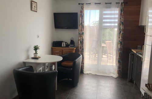 Moingt House | Charming modern studio with terrace overlooking the Forez plain