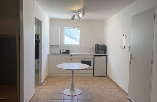 Evenos Villa | Charming modern villa with vineyard view