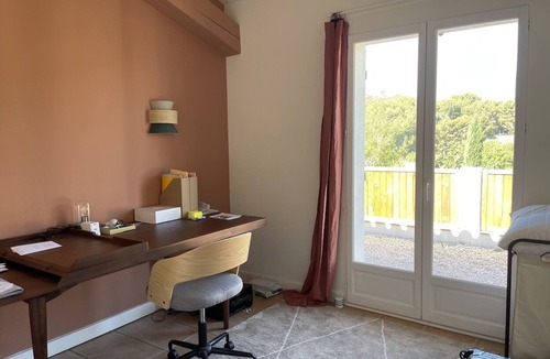 Evenos Villa | Charming modern villa with vineyard view