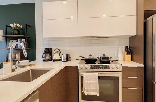 Cote-Des-Neiges—Notre-Dame-De-Grace Apartment | Charming Montréal Stay | Unit 205
