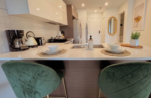 Cote-Des-Neiges—Notre-Dame-De-Grace Apartment | Charming Montréal Stay | Unit 205