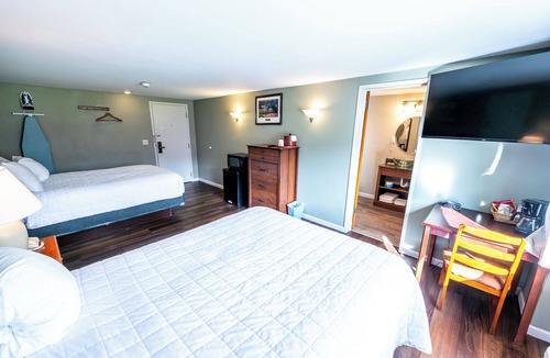 Shawnee On Delaware Hotel | Charming Mountain Hideaway | Relax in Comfort Surrounded by Scenic Views