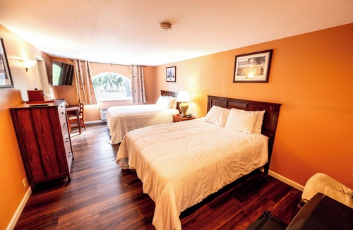 Shawnee On Delaware Hotel | Charming Mountain Hideaway | Relax in Comfort Surrounded by Scenic Views