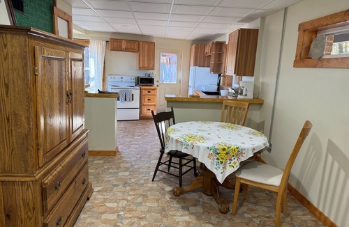 Schellsburg Cabin | Charming mountain cabin with stunning view