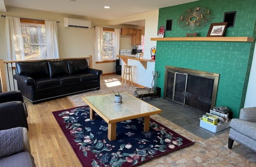 Schellsburg Cabin | Charming mountain cabin with stunning view