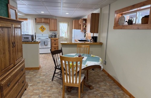 Schellsburg Cabin | Charming mountain cabin with stunning view