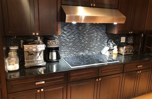 Windham House | Charming Mountain Retreat Lg Mod/Kit on Stream/Fire-pit/Hot Tub