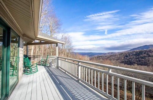Seven Devils Cabin | Charming Mountain Home with a View