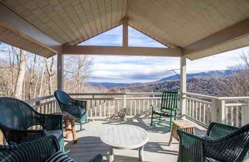 Seven Devils Cabin | Charming Mountain Home with a View