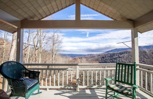 Seven Devils Cabin | Charming Mountain Home with a View
