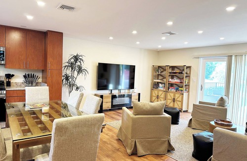Saugerties South Apartment | Charming Mountain-View Waterfront Retreat – Hot Tub, Sauna, Game Room & Fire Pit