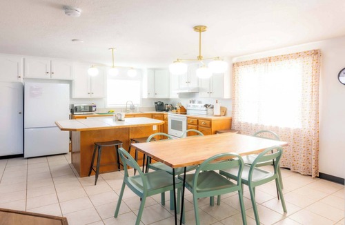 Salmon House | Charming Mountainview Home