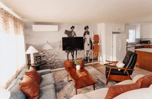 Salmon House | Charming Mountainview Home