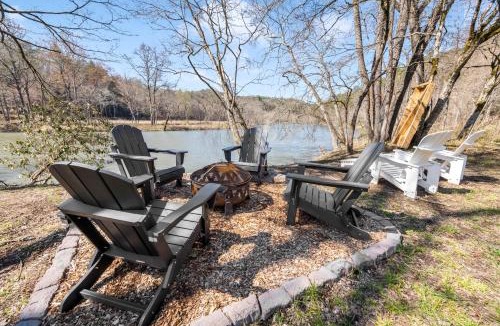 Murphy House | Charming Murphy House with Deck and River Views!