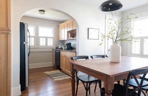 Cherokee Park House | Charming Nashville Tudor Near Broadway + Vanderbilt 2 Free Parking Spots
