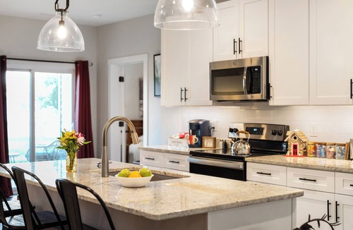 Forest Condo | Charming new 2-bedroom condo in Forest, Virginia near Liberty University.
