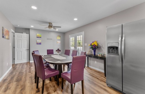 Prince George House | Charming New 3BR Retreat | Between Two Ponds