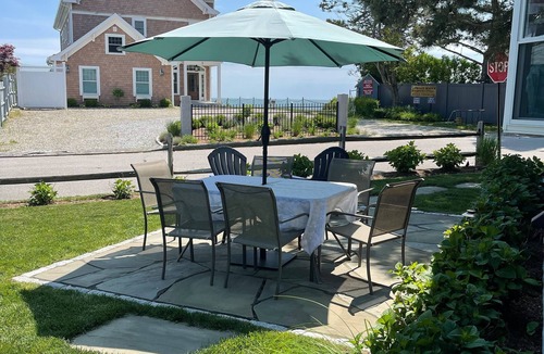 Westbrook Center Cottage | Charming New Beach Cottage