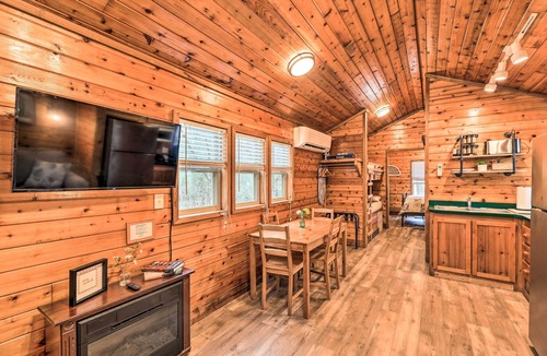 New Bern Cabin | Charming New Bern Log Cabin - Pets Welcome!