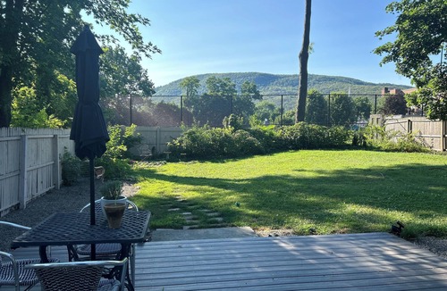 Cornwall-on-Hudson House | Charming newly renovated 2-bedroom house in the village of Cornwall-on-Hudson