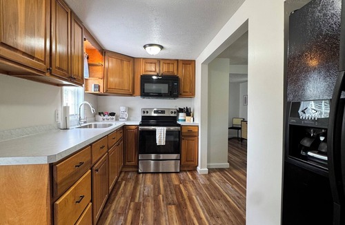 Geneva House | Charming- Newly Listed, SPIRE, GOTL, Wineries