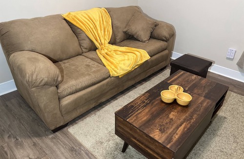 Meriden Apartment | Charming Newly Remodeled 1 Bdr