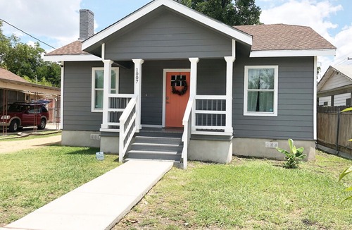 Alta Vista House | Charming Newly Renovated Downtown Home