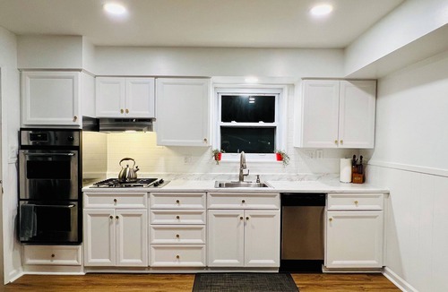 Seminary Hill House | Charming Newly renovated LuxHouse 3BR 1.5BA Backyard PetFriendly Great Location