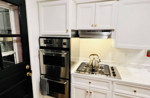 Seminary Hill House | Charming Newly renovated LuxHouse 3BR 1.5BA Backyard PetFriendly Great Location