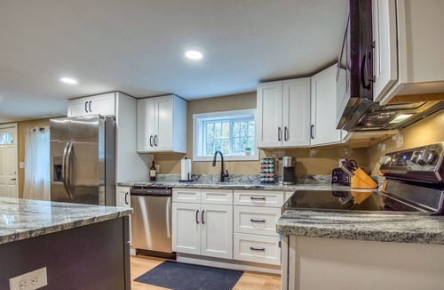 Ellsworth House | Charming Newly Renovated Home