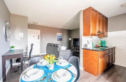 Rosedale Apartment | Charming Newly Renovated Condo - Glenview West
