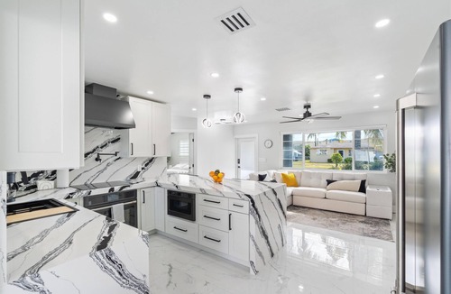 Southside House | Charming, newly remodeled 3-bedroom house in West Palm Beach, near water.n