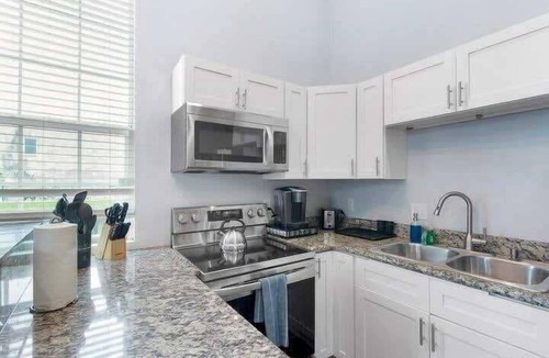 South 7th Ward Apartment | Charming Nola | 15 min walk to French Quarter