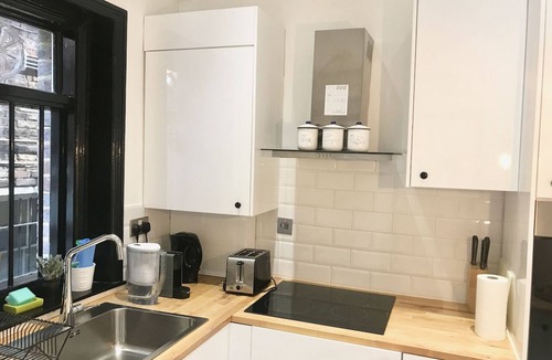 Frognal and Fitzjohns Apartment | Charming Nook in Leafy Hampstead NW3