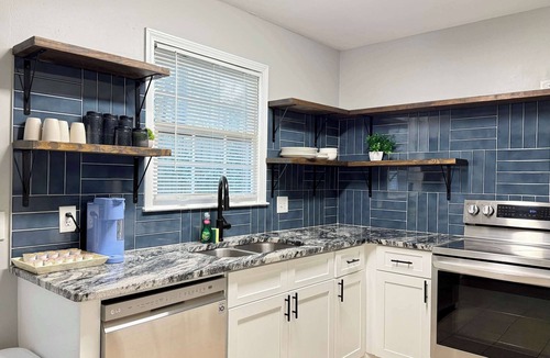 Norcross Condo | Charming Norcross Townhouse! Quiet & Convenient Stay