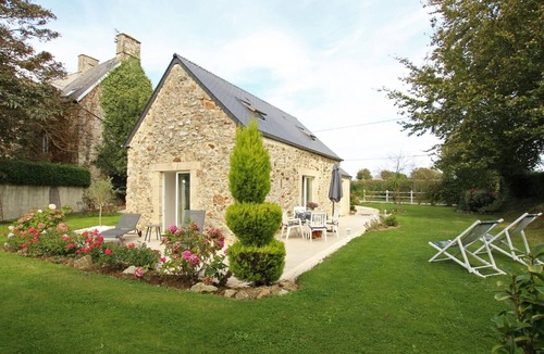 Brix Cottage | Charming Norman house with heated pool